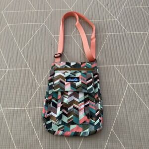 Kavu Seattle Washington "Keeper" Style Sling Bag Purse Geometric Multicolor